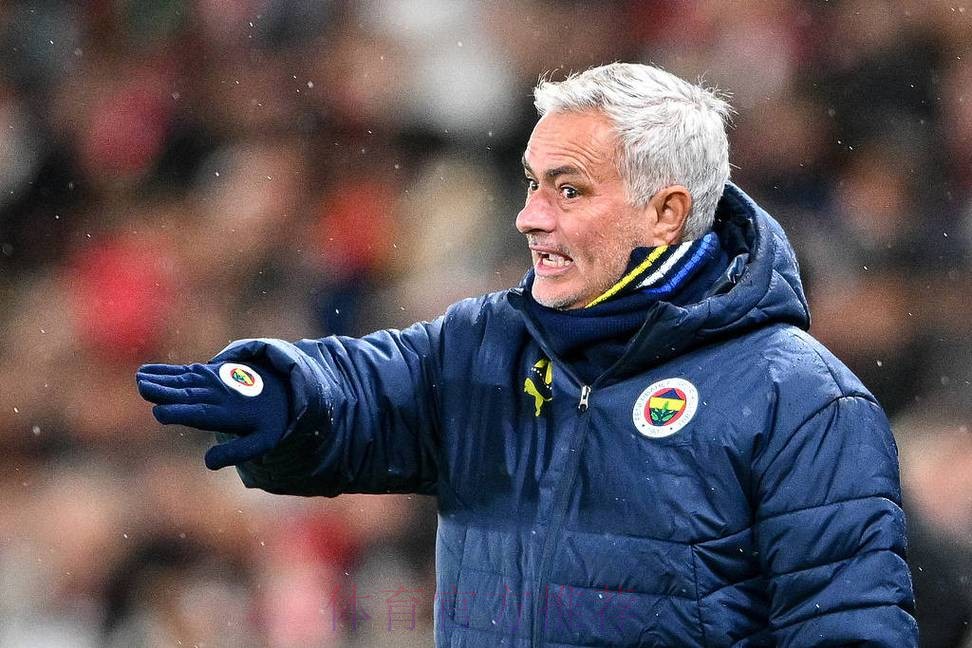 老佛爷第3段录音曝光:C罗是疯子*!穆帅不正常 老佛爷第3段录音曝光:C罗是疯子*!穆帅不正常