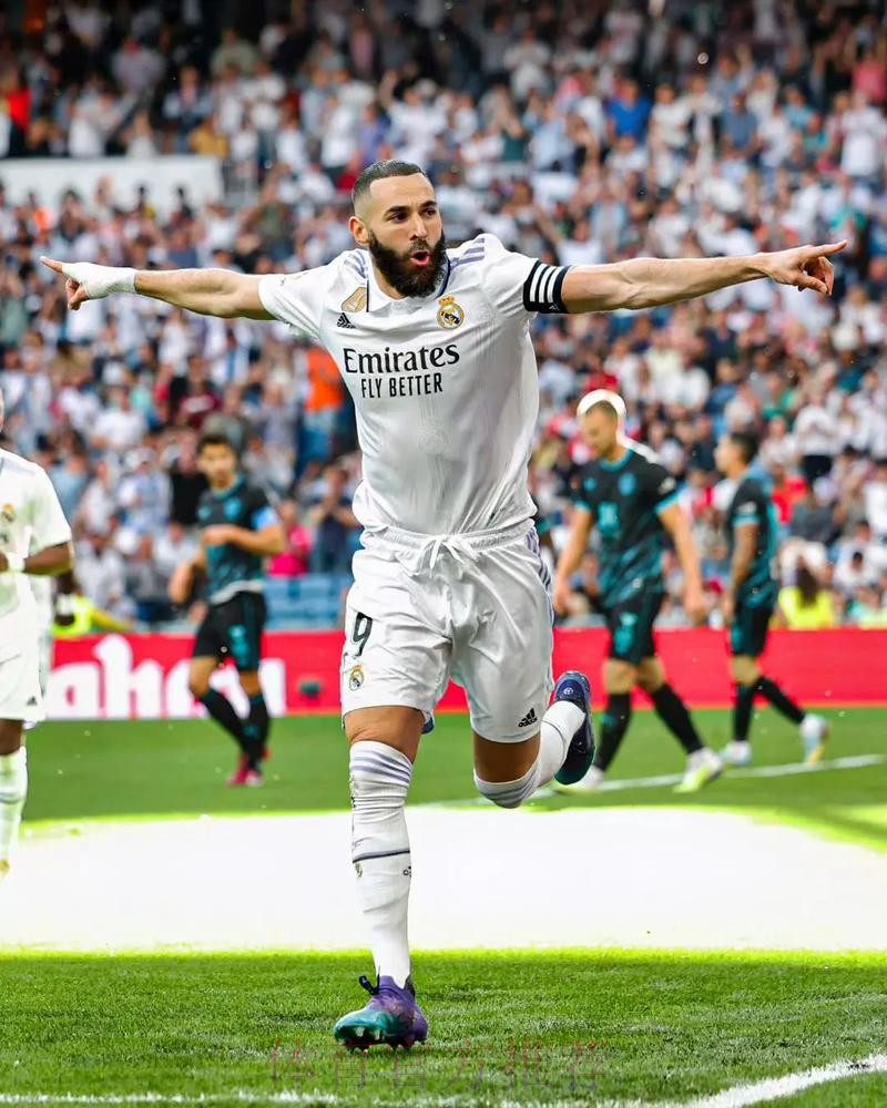 本泽马达成皇马生涯550场里程碑 出场最多外籍